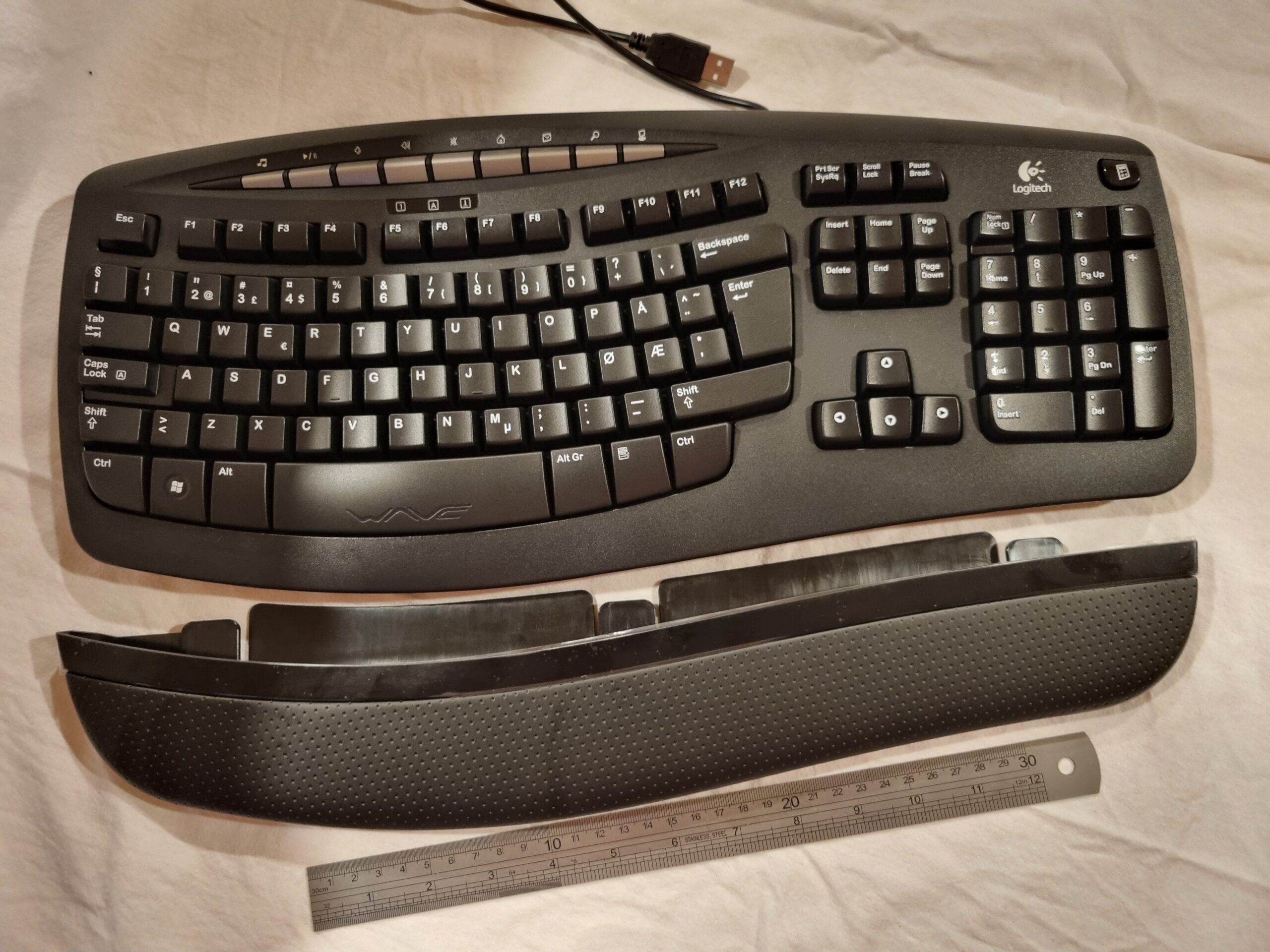 Logitech Comforwave 450 wired keyboard